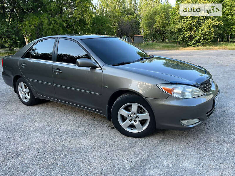 2004 toyota camry