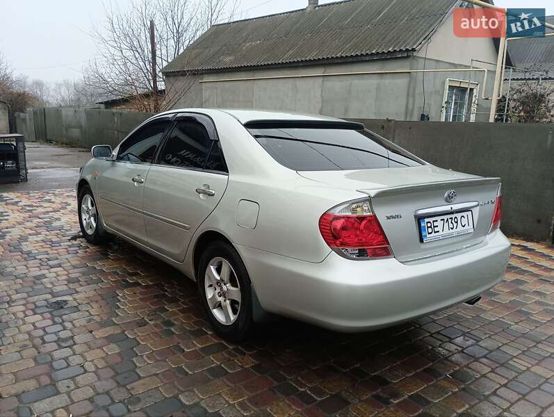2005 toyota camry