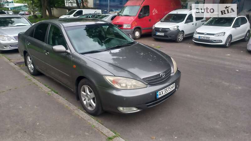 2004 toyota camry