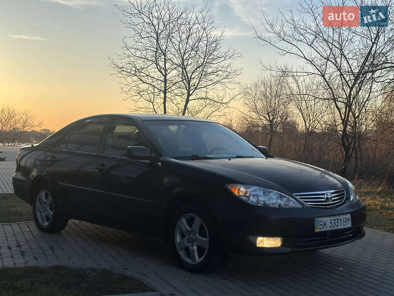 2004 toyota camry