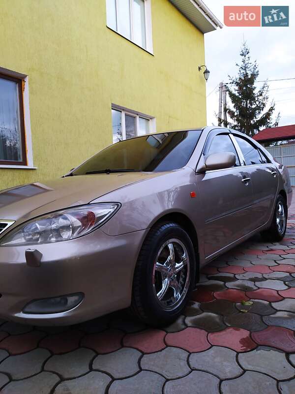 2004 toyota camry
