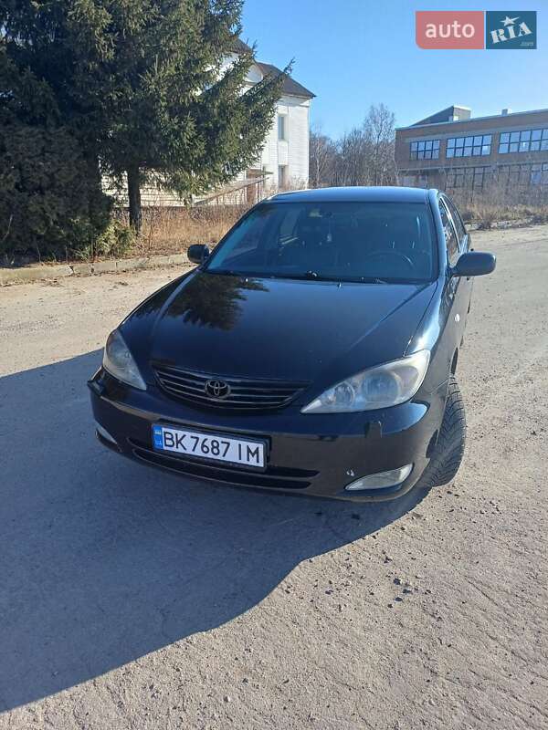 2004 toyota camry