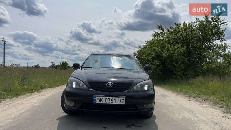 2004 toyota camry