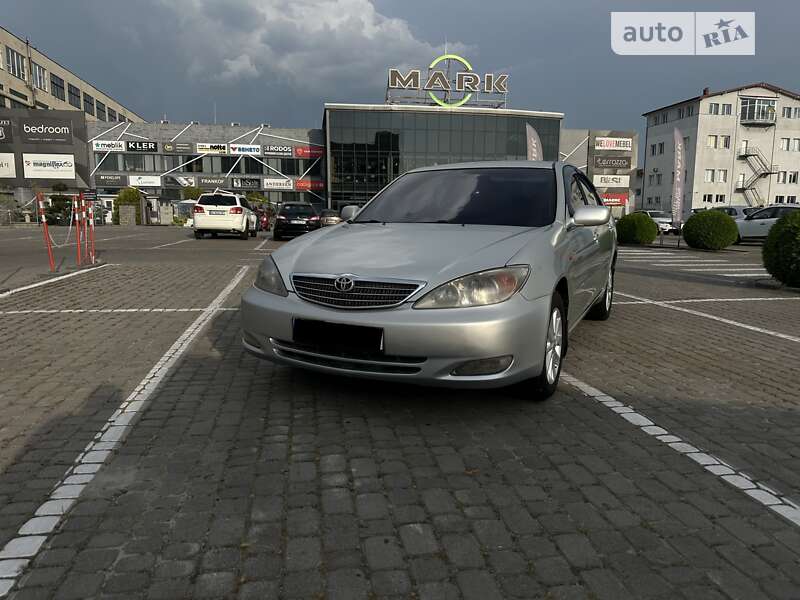 2004 toyota camry