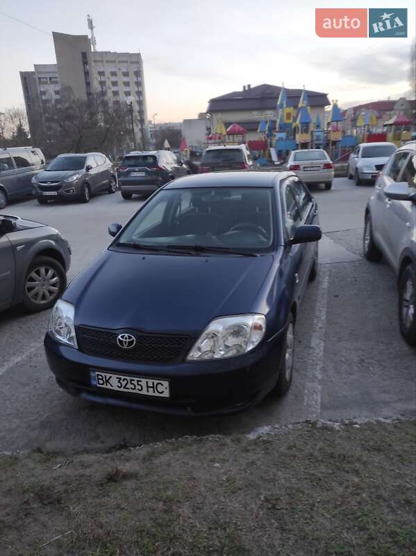 2004 toyota corolla
