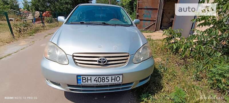 2004 toyota corolla