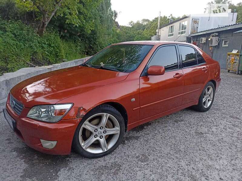 1999 lexus is