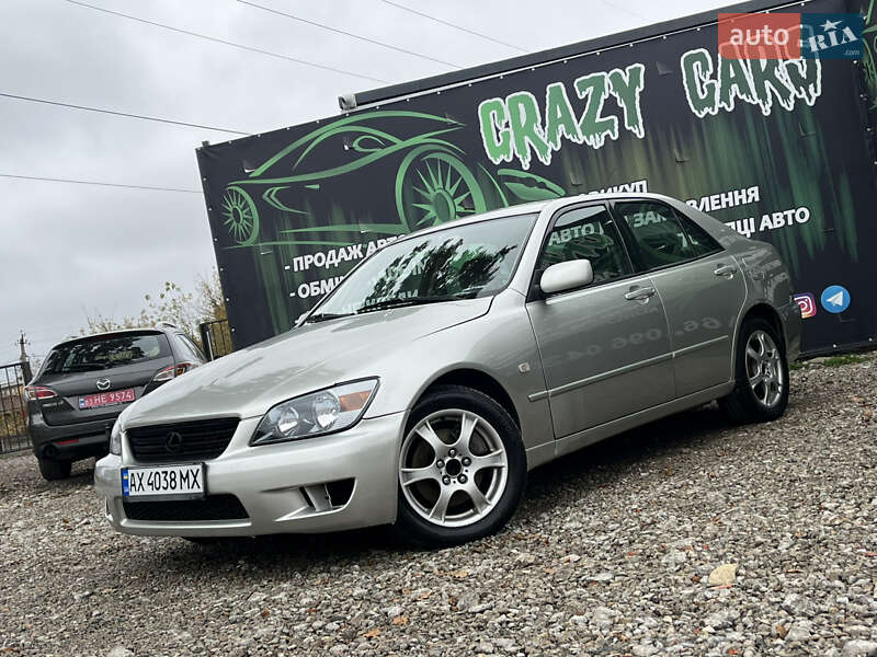 2001 lexus is 200