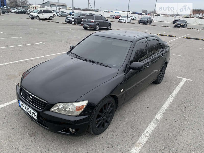 1999 lexus is 200