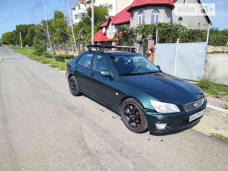 1999 lexus is 200