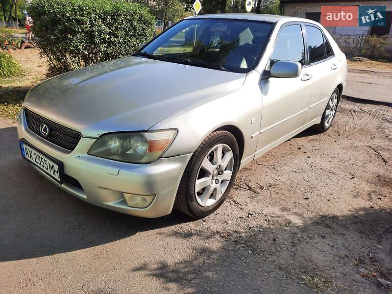 1999 lexus is 200