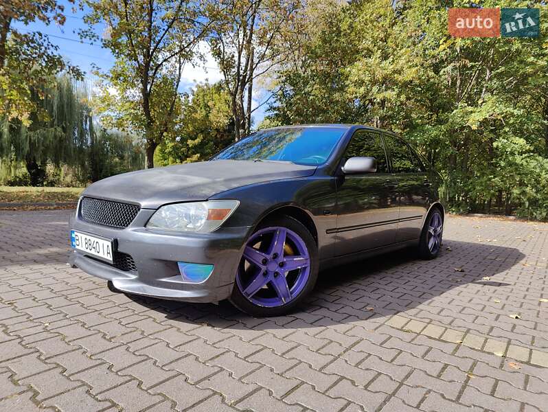 1999 lexus is 200