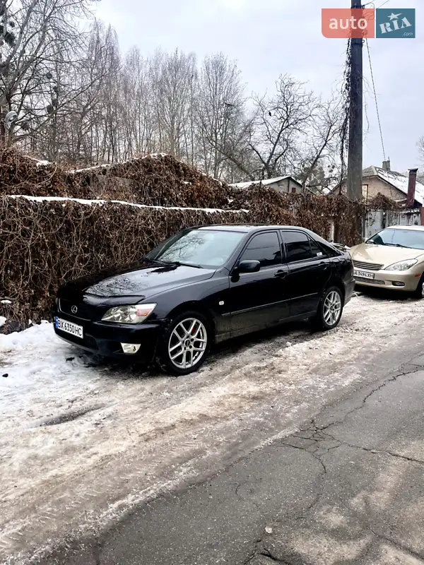 1999 lexus is 200