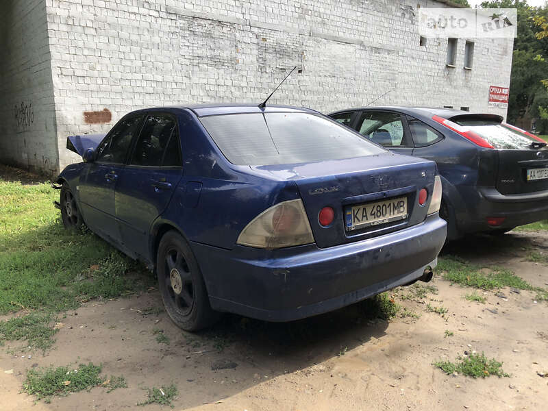1999 lexus is 200
