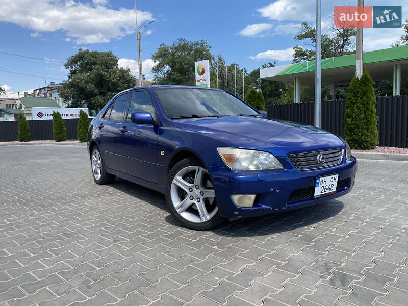 1999 lexus is-200