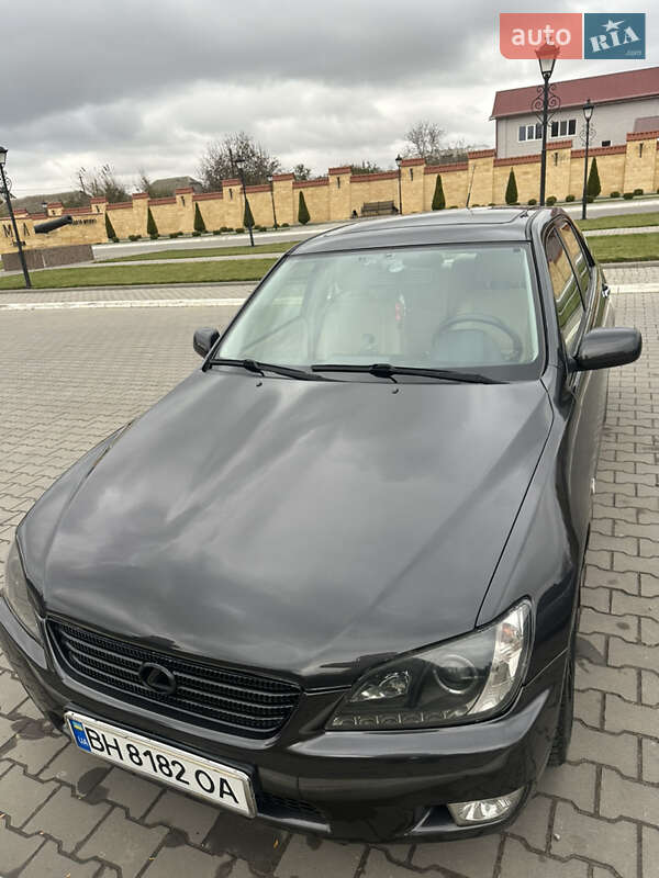 2000 lexus is