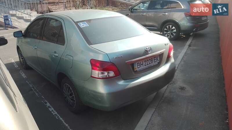 2006 toyota yaris