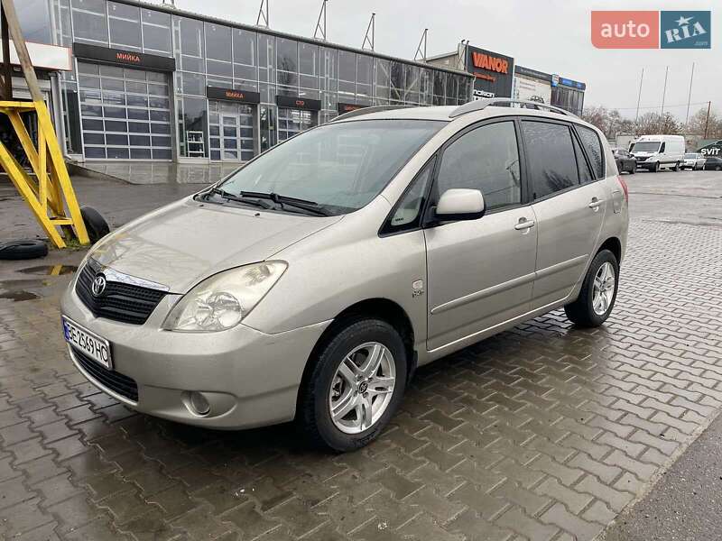 2002 toyota corolla verso