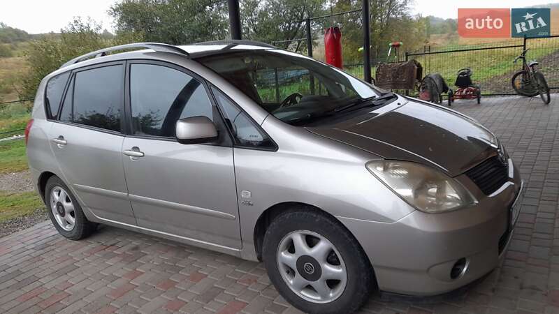 2002 toyota corolla verso
