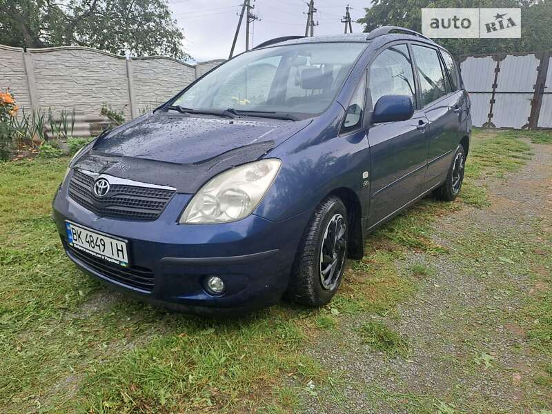 2002 toyota corolla verso