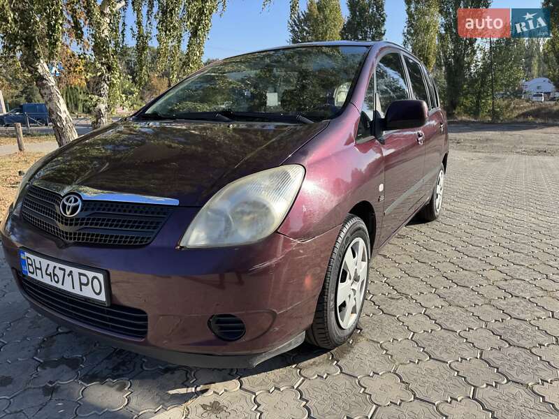 2003 toyota corolla verso