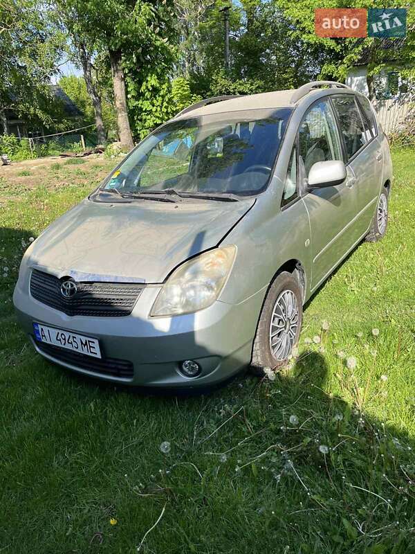 2004 toyota corolla-verso