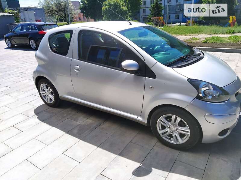 2010 toyota aygo