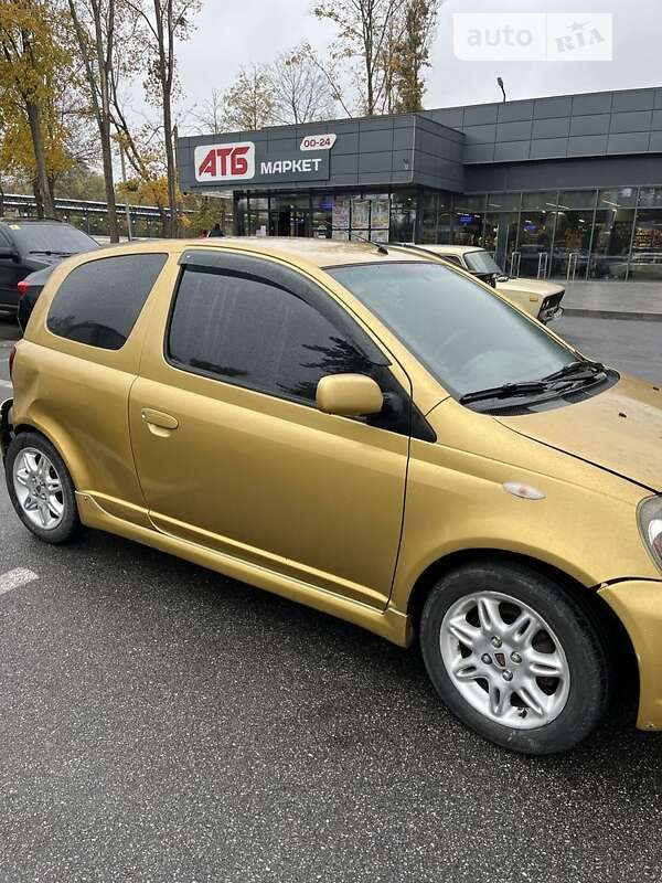 2002 toyota yaris
