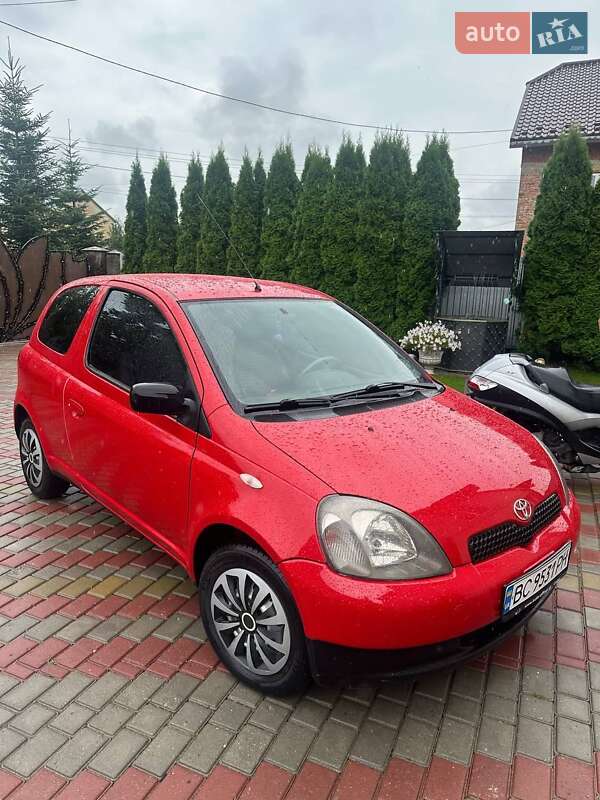2000 toyota yaris