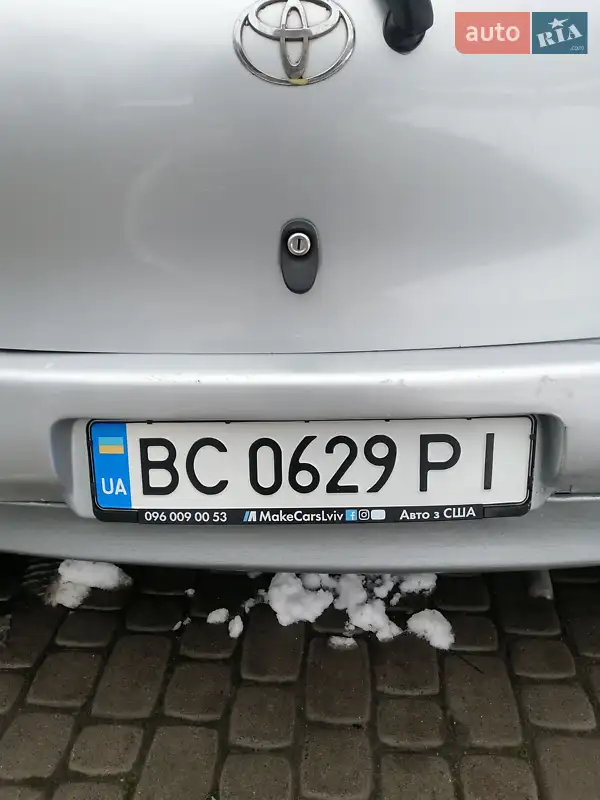 1999 toyota yaris