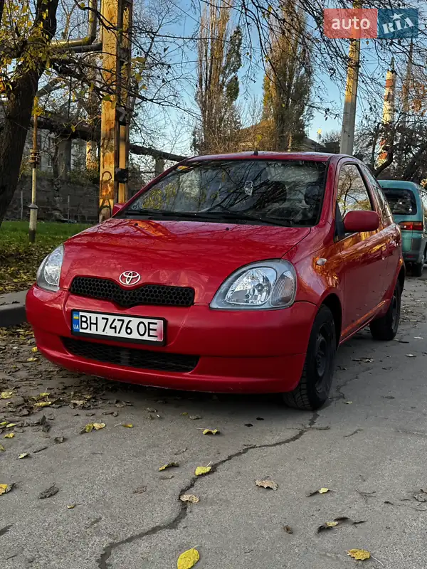 2000 toyota yaris