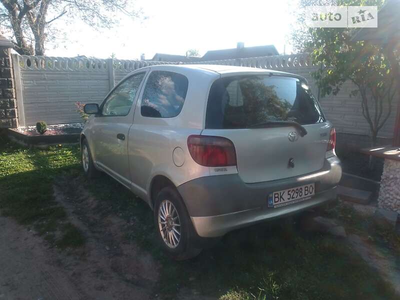 1999 toyota yaris