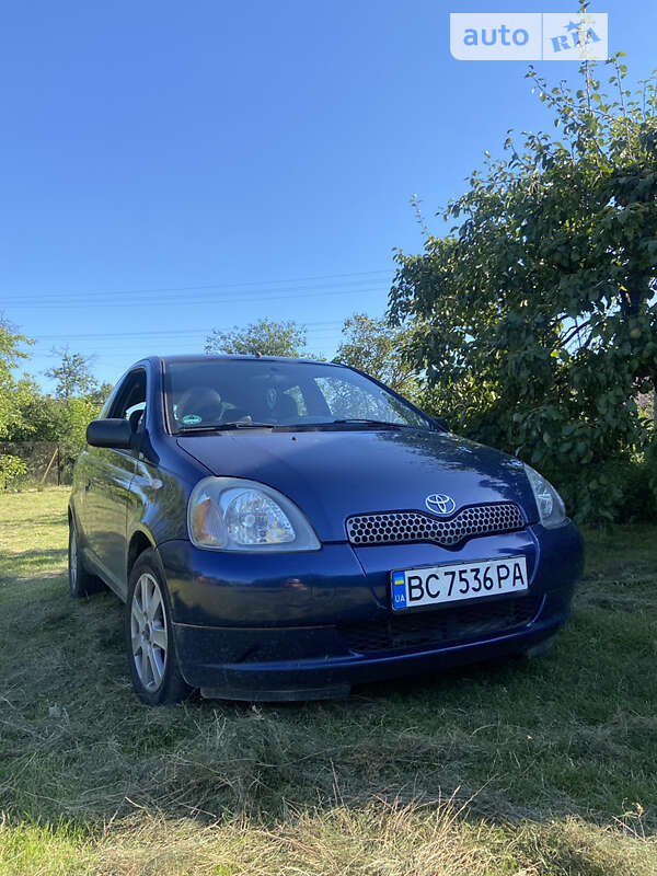 2000 toyota yaris