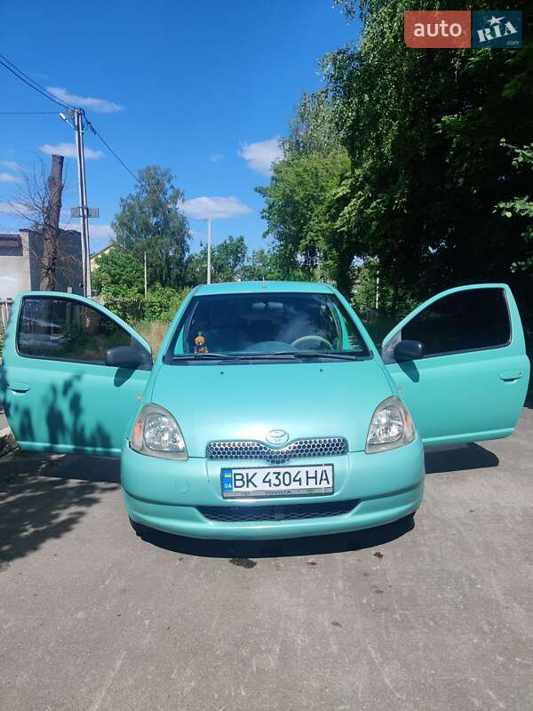 2000 toyota yaris