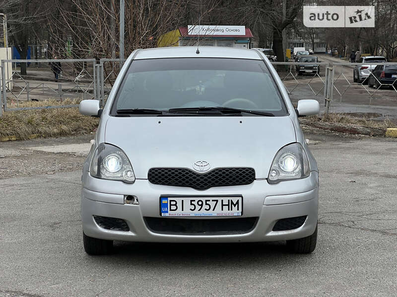 2002 toyota yaris