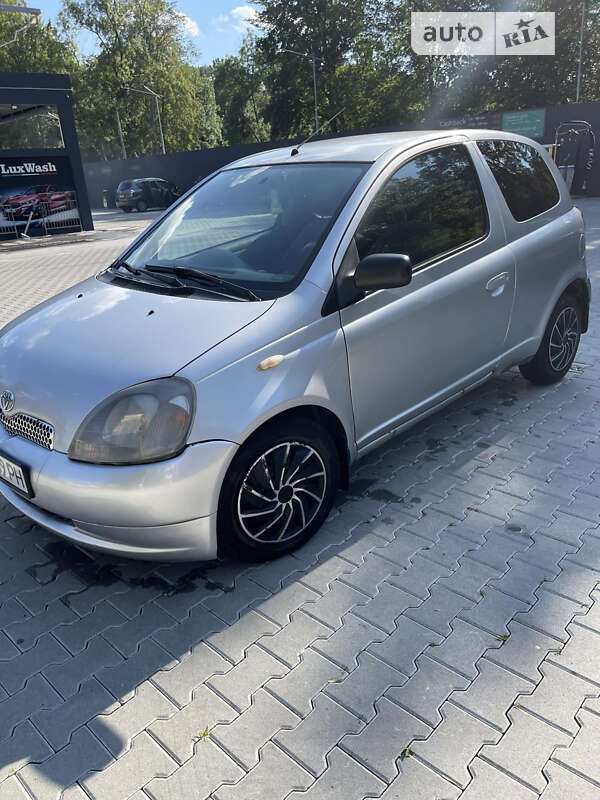 2003 toyota yaris