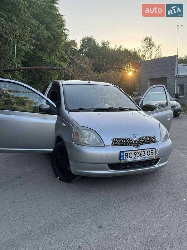 2002 toyota yaris