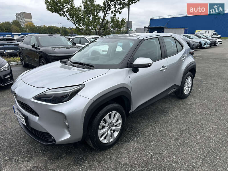 2022 toyota yaris cross