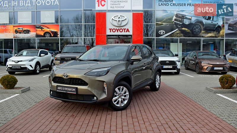 2023 toyota yaris cross