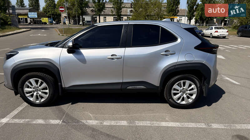 2022 toyota yaris cross