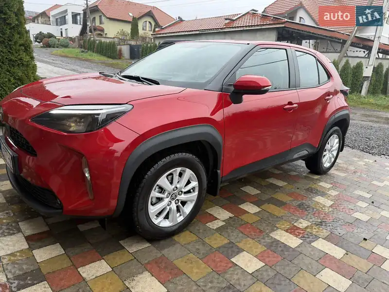 2022 toyota yaris cross