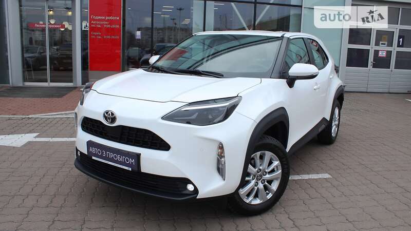 2023 toyota yaris cross