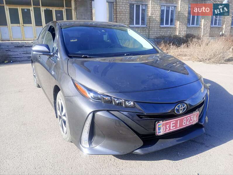 2018 TOYOTA Prius Prime (PHEV)