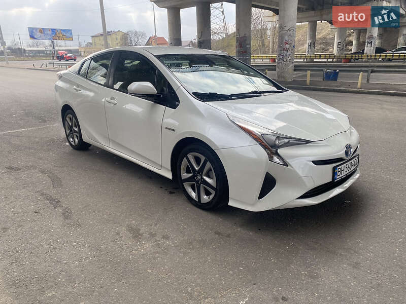 2016 TOYOTA Prius