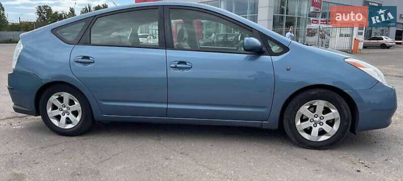 2004 toyota prius