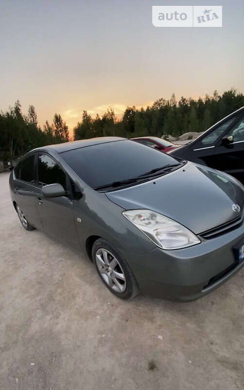 2005 toyota prius