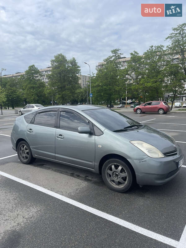 2005 toyota prius