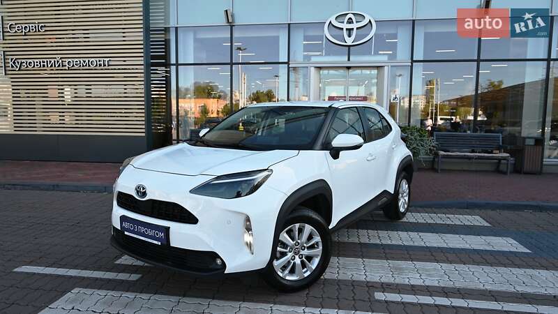 2022 toyota yaris cross