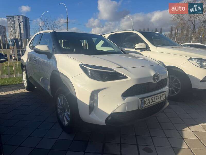2022 toyota yaris cross
