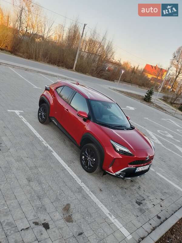 2022 toyota yaris cross